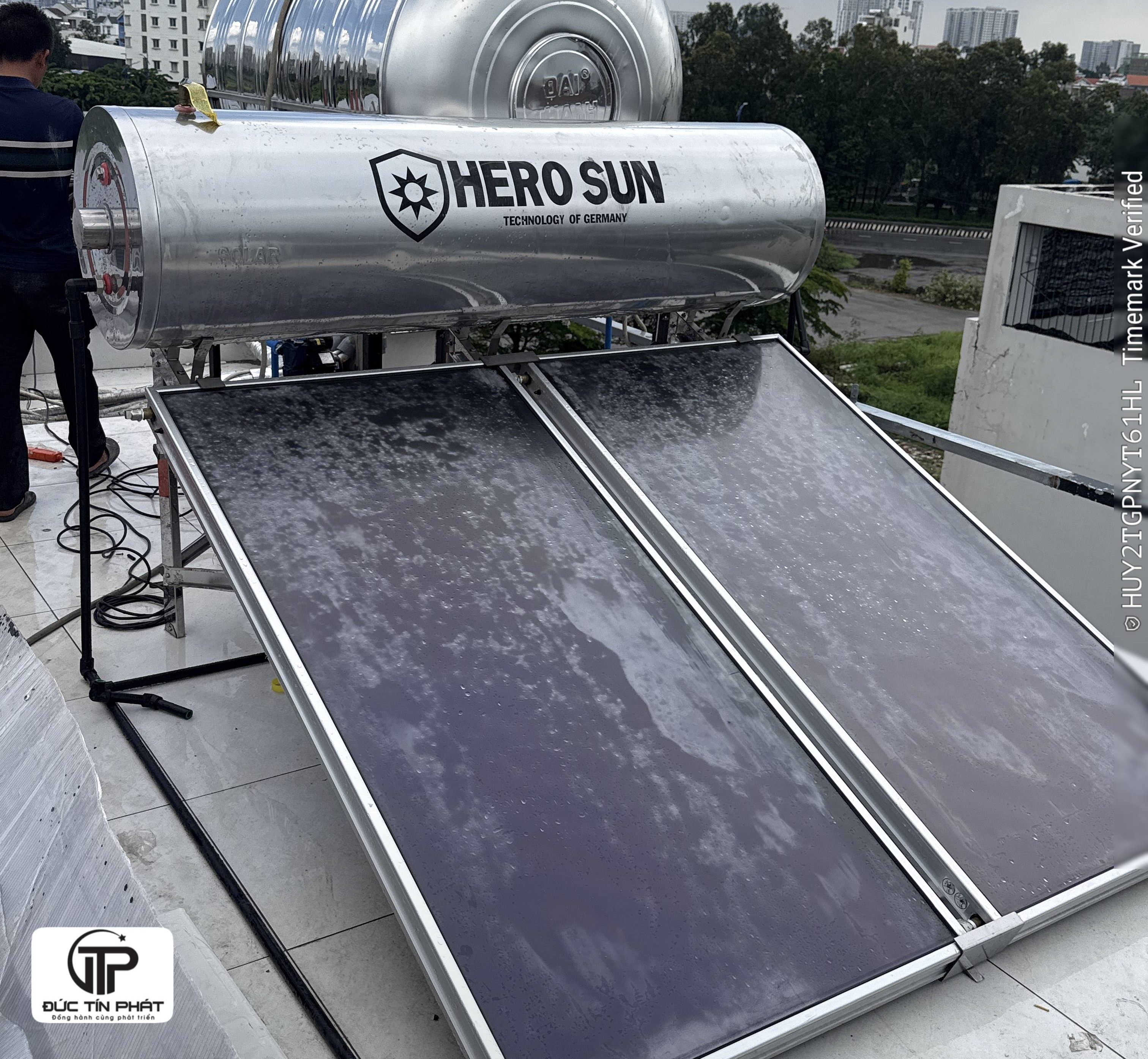 Máy nước nóng NLMT HERO SUN 300L