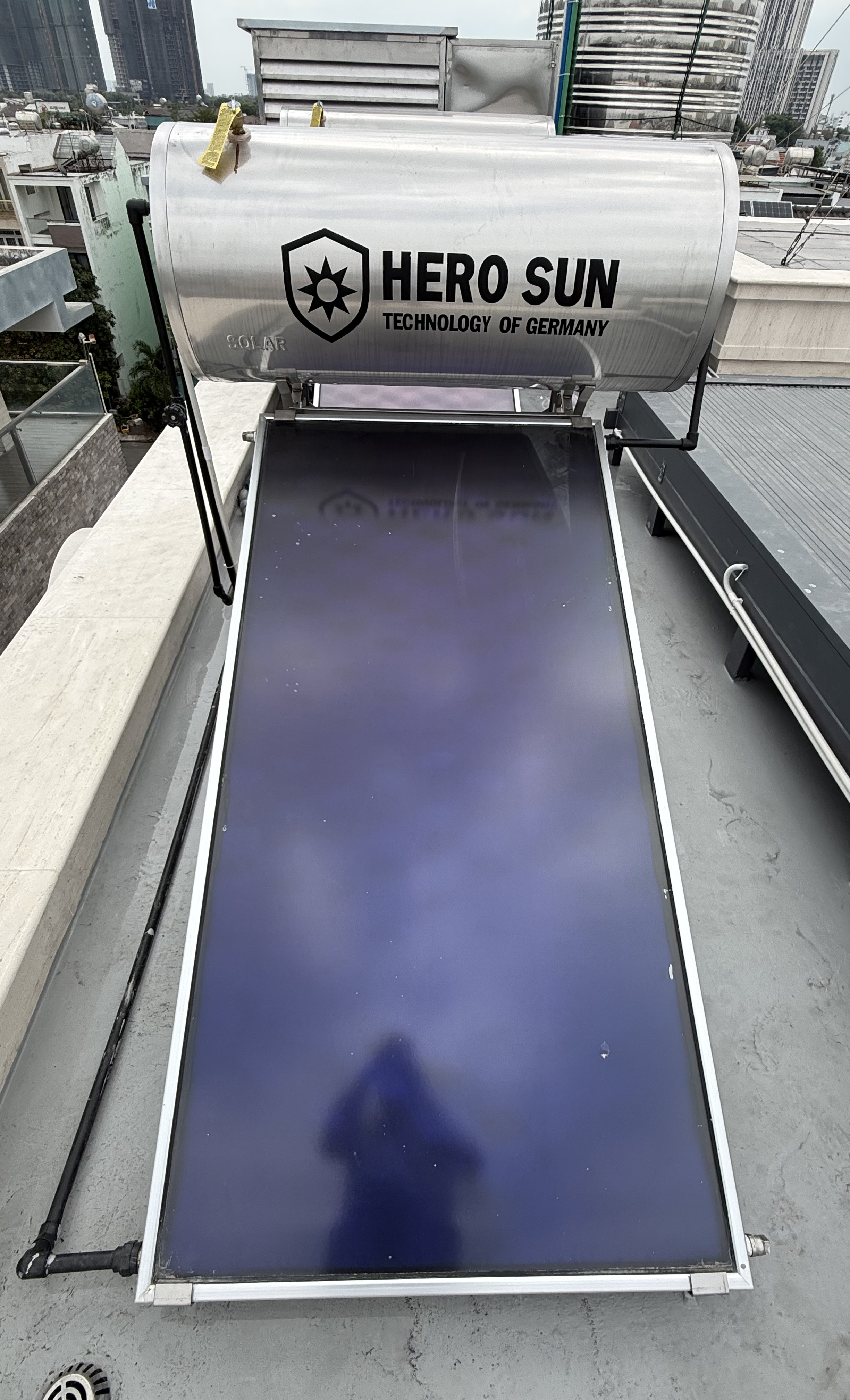 Máy nước nóng NLMT HERO SUN 2000L